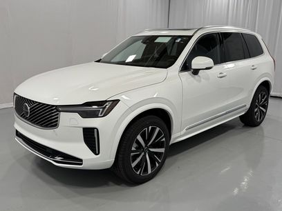 New 2025 Volvo XC90 B6 Core w/ Climate Package