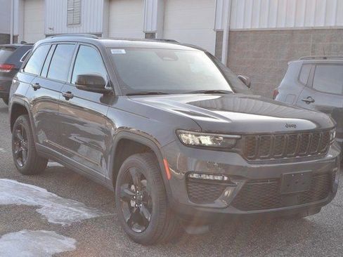 New 2025 Jeep Grand Cherokee Limited w/ Black Appearance Package image 2