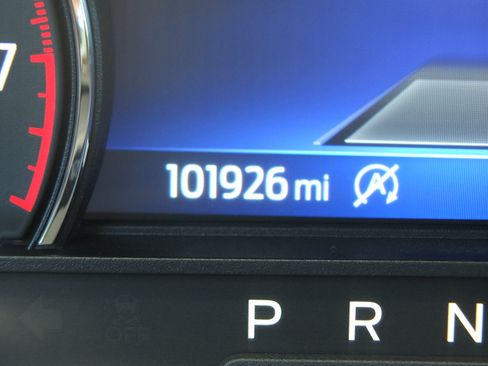 Used 2020 Ford Explorer Limited RWD image 25