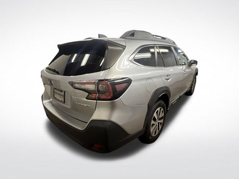 Used 2025 Subaru Outback Premium AWD/4WD image 5