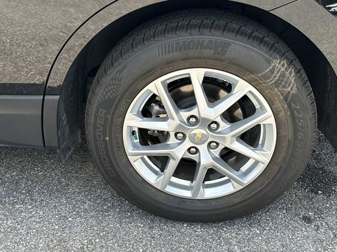 Certified 2024 Chevrolet Equinox LT FWD image 12