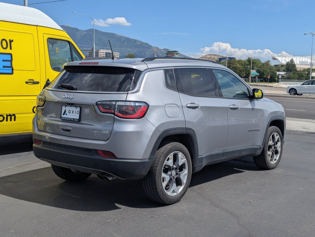 Used 2018 Jeep Compass Limited w/ Navigation Group AWD/4WD image 4