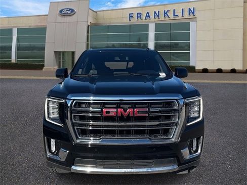 Used 2021 GMC Yukon SLT w/ SLT Premium Package image 2