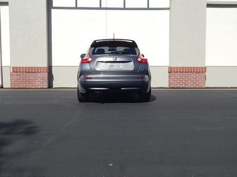 Used 2011 Nissan Juke SV FWD image 4