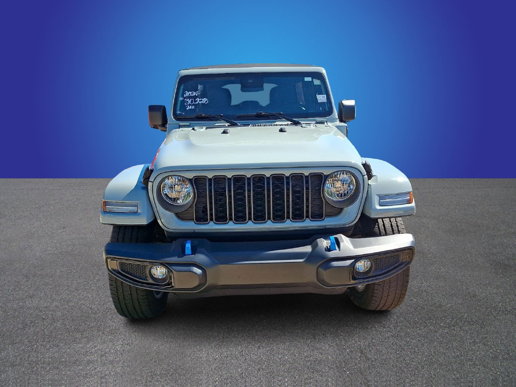 Used 2024 Jeep Wrangler Unlimited w/ Convenience Group AWD/4WD image 2