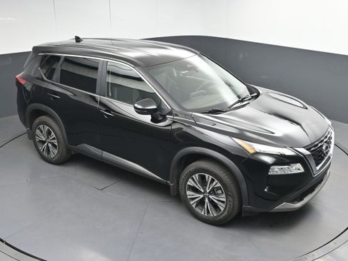 Certified 2022 Nissan Rogue SV image 32