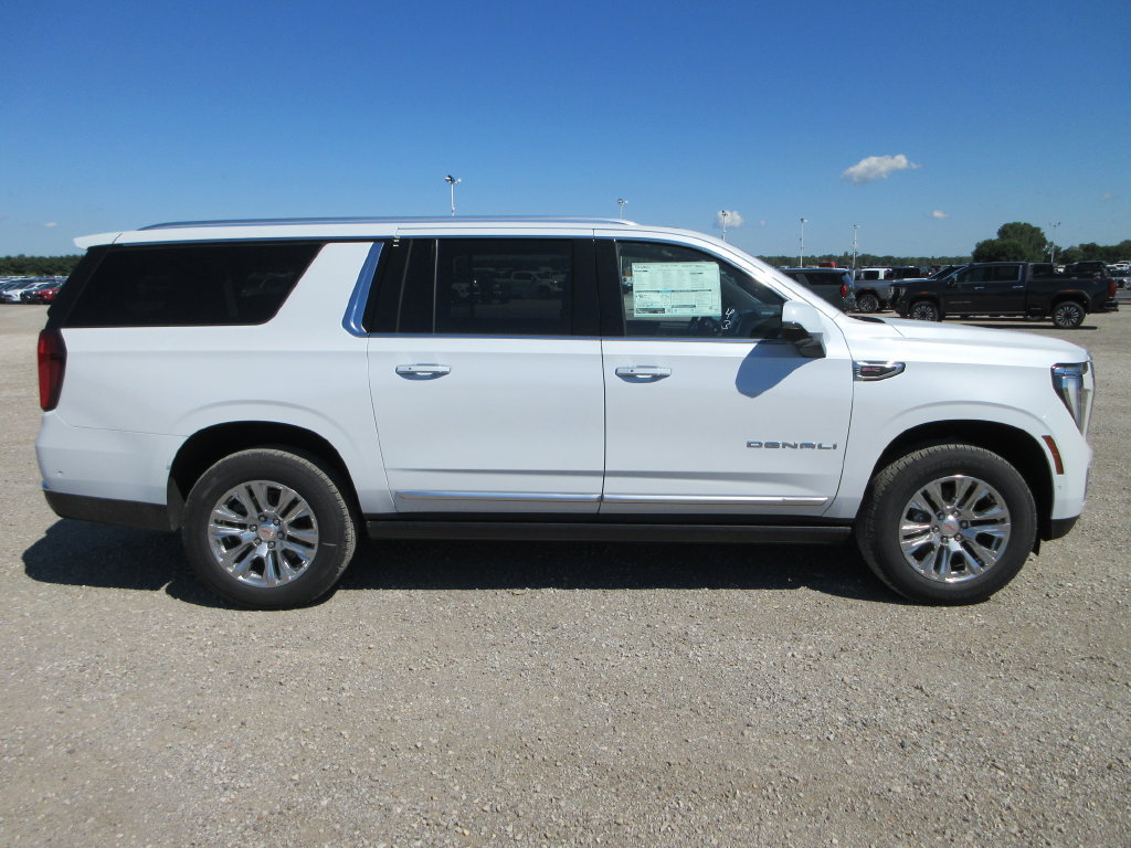 New 2026 GMC Yukon XL Denali w/ Sun & Power Step Package AWD/4WD image 3