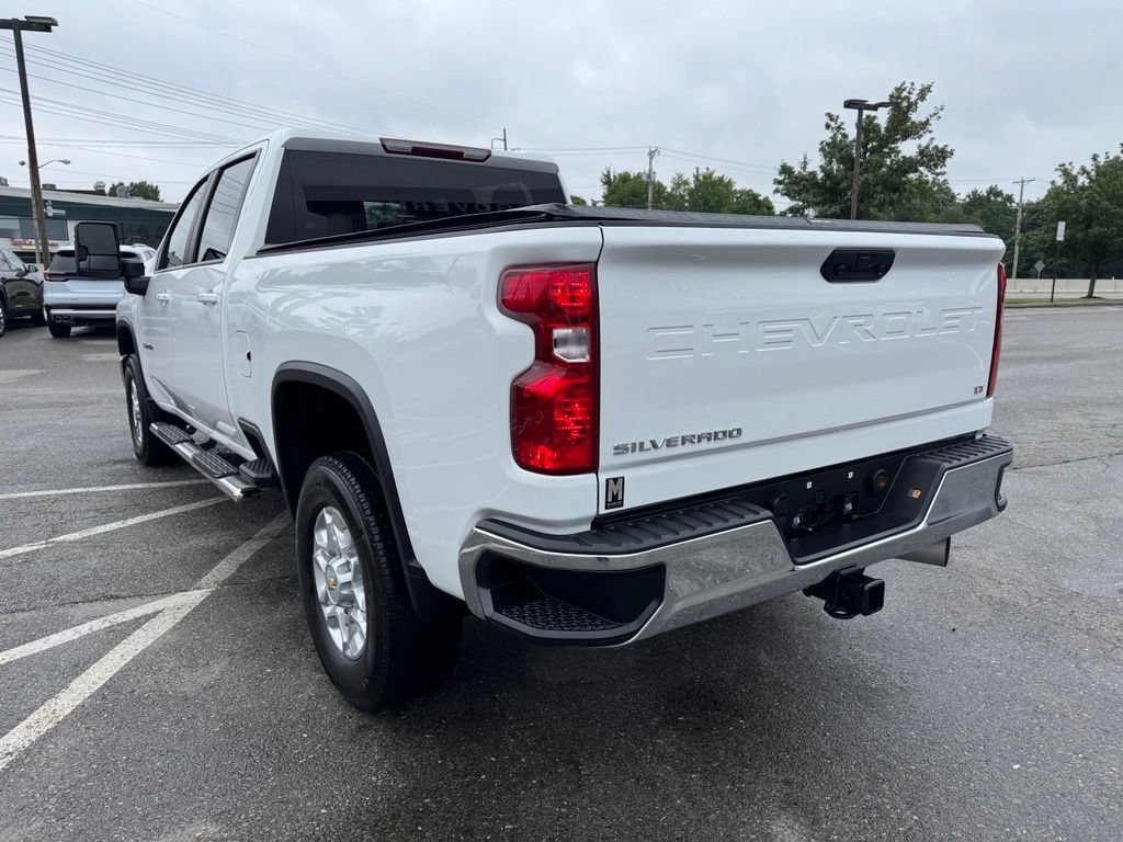Used 2025 Chevrolet Silverado 3500 LT AWD/4WD image 4