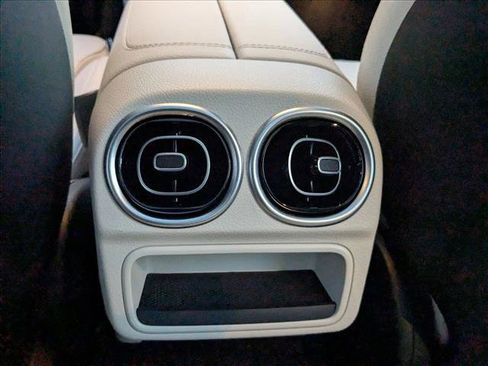 Used 2025 Mercedes-Benz C 300 Sedan image 16