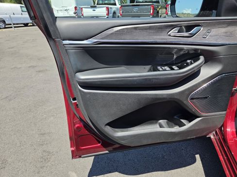 Used 2023 Jeep Grand Cherokee L Overland w/ Rear Seat Video Group I AWD/4WD image 12