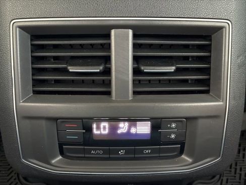 Used 2019 Volkswagen Atlas SE w/ Towing Package image 24