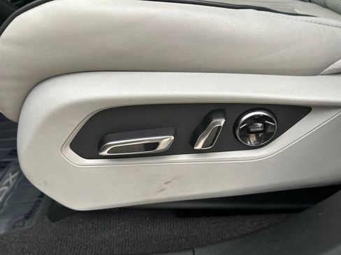 Used 2019 Acura RDX w/ Advance Package FWD image 16