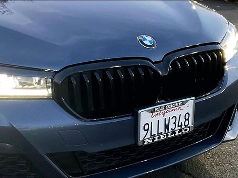 Used 2023 BMW 540i w/ M Sport Package image 32