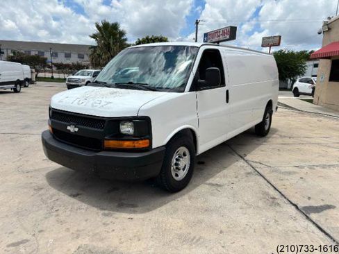 Used 2016 Chevrolet Express 3500 Extended RWD image 3