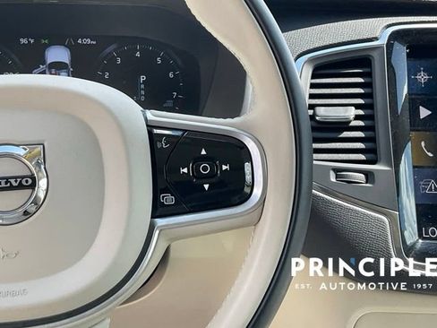 Certified 2022 Volvo XC90 T5 Momentum FWD image 18