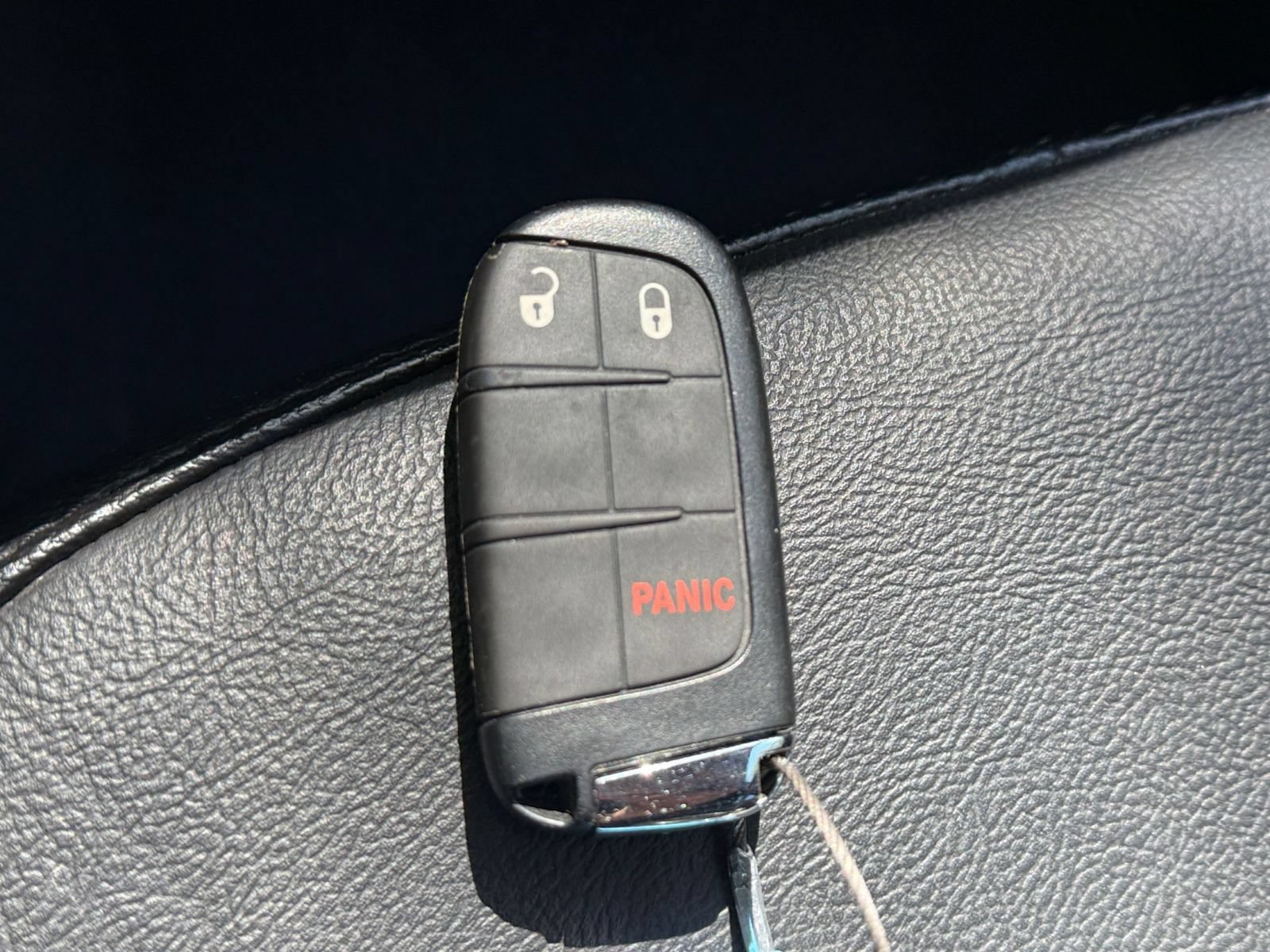 Used 2025 Jeep Compass Trailhawk AWD/4WD image 19