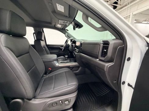Certified 2025 Chevrolet Silverado 1500 LTZ w/ Technology Package AWD/4WD image 31