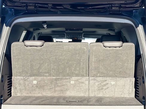 Used 2019 Cadillac Escalade Luxury image 11