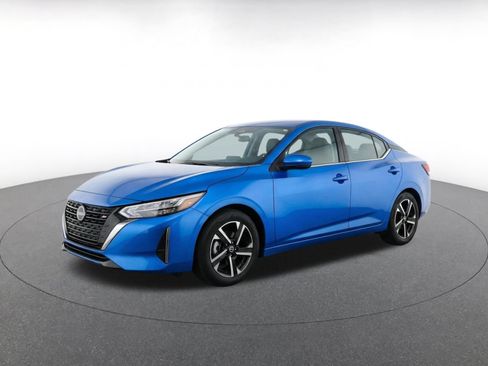 Used 2025 Nissan Sentra SV FWD image 3