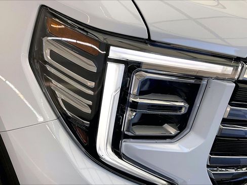 New 2026 GMC Sierra 1500 SLT w/ SLT Premium Package image 15