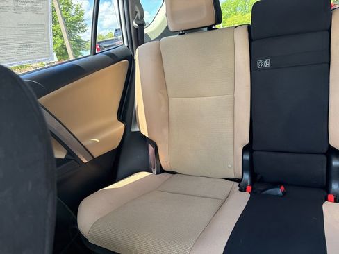 Used 2018 Toyota RAV4 XLE AWD/4WD image 11