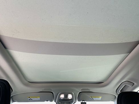 Certified 2025 Volvo XC60 B5 Core w/ Climate Package PRO image 15