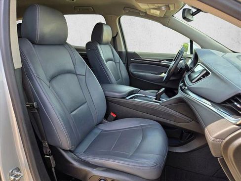 Used 2020 Buick Enclave Essence FWD image 19