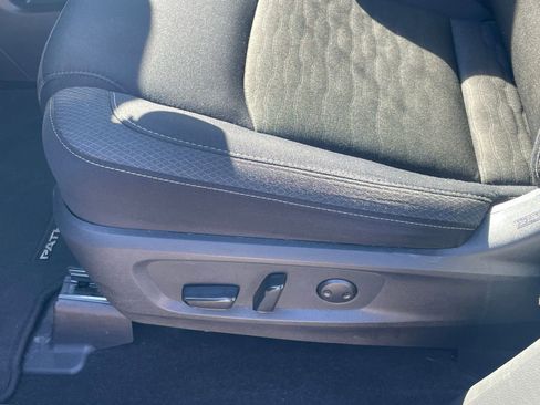 Used 2025 Nissan Pathfinder SV image 22