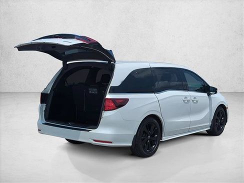 Certified 2023 Honda Odyssey Sport image 4