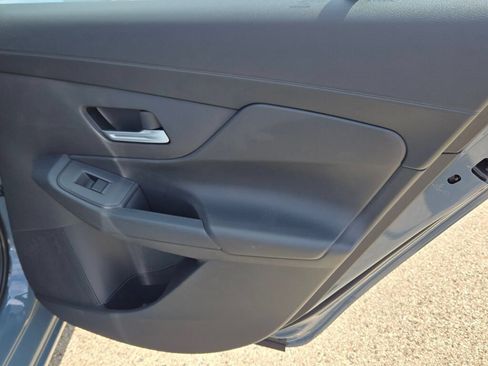 Used 2026 Nissan Sentra SV w/ SV Convenience Package FWD image 8