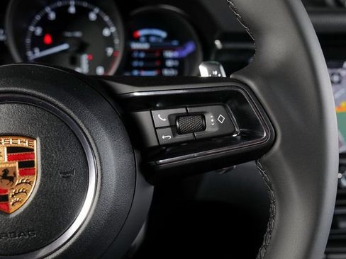 Certified 2026 Porsche Macan AWD/4WD image 23
