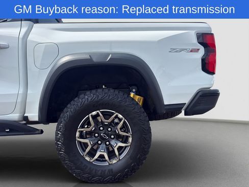 Used 2024 Chevrolet Colorado ZR2 w/ Safety Package AWD/4WD image 11
