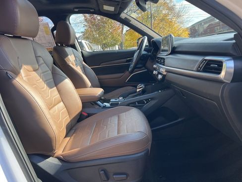Certified 2022 Kia Telluride SX w/ SX Prestige Package image 26