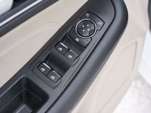 Used 2021 Ford Edge Titanium w/ Class II Trailer Tow Package image 20