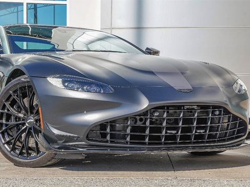 Used 2023 Aston Martin V8 Vantage Coupe image 6
