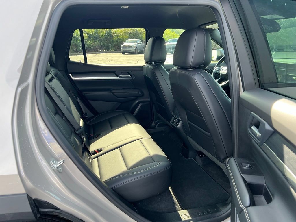 Used 2026 GMC Terrain Elevation w/ Elevation Premium Package AWD/4WD image 11