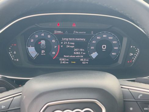 Certified 2025 Audi Q3 2.0T Premium w/ Convenience Package image 18