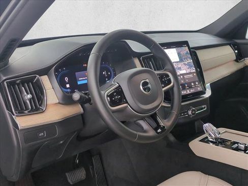 Used 2025 Volvo XC90 B5 Core w/ Protection Package Premier AWD/4WD image 10