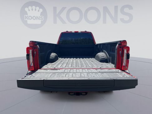 Used 2025 Ford F250 Lariat w/ Black Appearance Package image 25