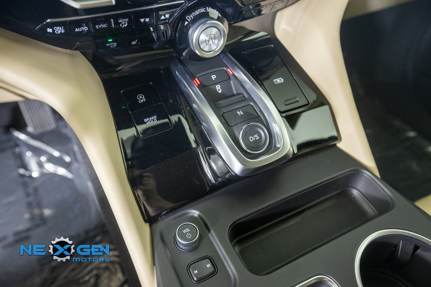 Used 2025 Acura MDX w/ Technology Package AWD/4WD image 25
