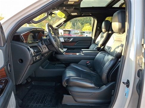 Certified 2022 Lincoln Navigator Reserve image 16