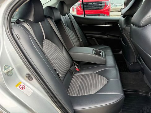 Used 2018 Toyota Camry SE FWD image 20