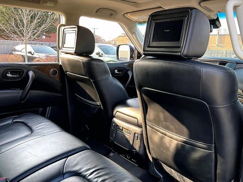 Certified 2017 INFINITI QX80 4WD w/ Driver Assistance Package image 29