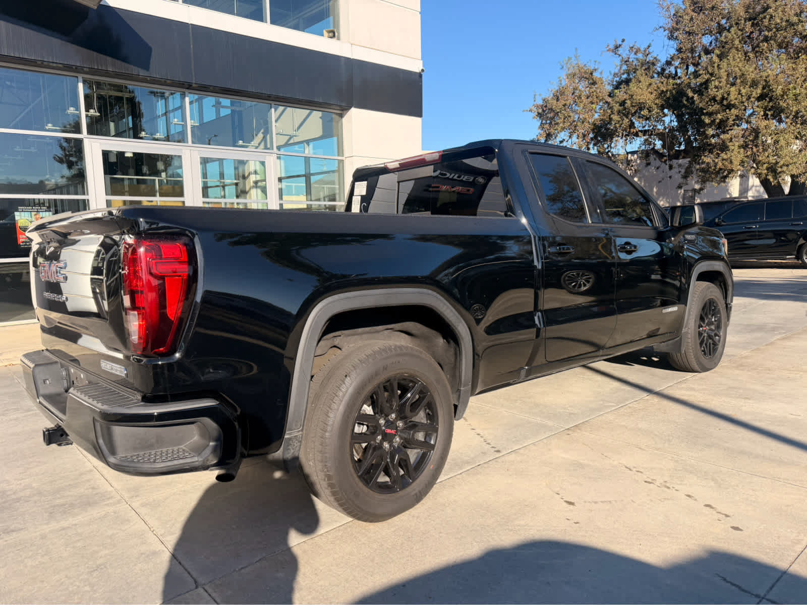 Used 2023 GMC Sierra 1500 Elevation w/ Preferred Package RWD image 4