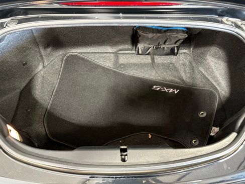 Used 2018 MAZDA MX-5 Miata Club image 25