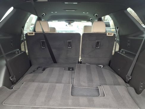 Used 2022 Chevrolet Traverse LS image 21