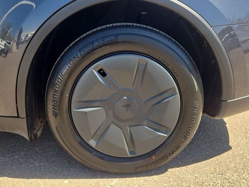 Used 2026 Tesla Model Y 2WD image 30