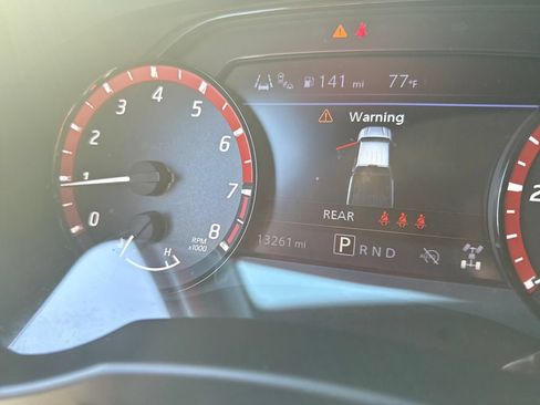 Used 2025 Nissan Frontier PRO-4X AWD/4WD image 18