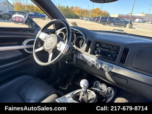 Used 2005 Chevrolet SSR w/ Preferred Equipment Group image 78