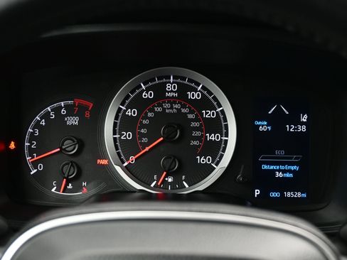 Used 2022 Toyota Corolla Cross LE image 23